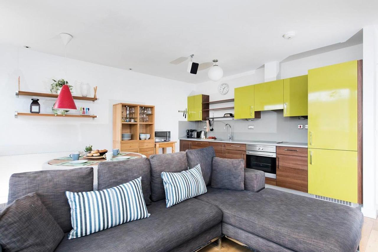 Stylish 2 Bedroom Flat With Balcony In Londres Exterior foto