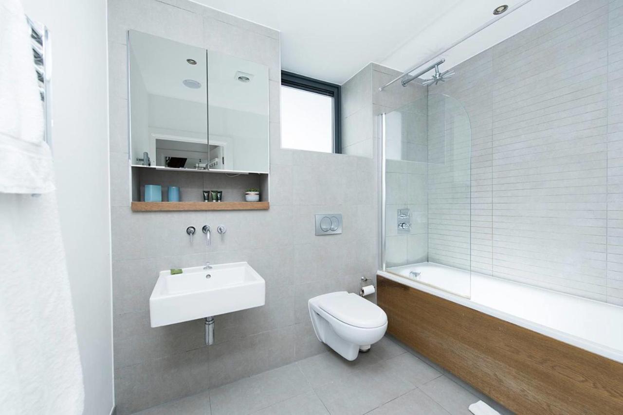 Stylish 2 Bedroom Flat With Balcony In Londres Exterior foto