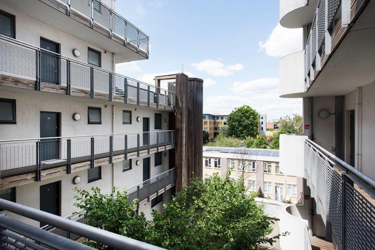 Stylish 2 Bedroom Flat With Balcony In Londres Exterior foto