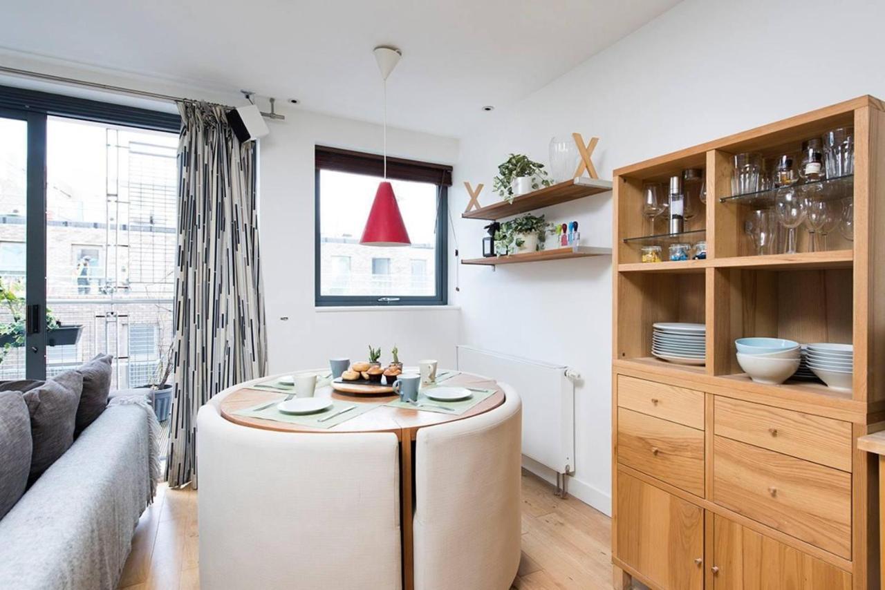 Stylish 2 Bedroom Flat With Balcony In Londres Exterior foto
